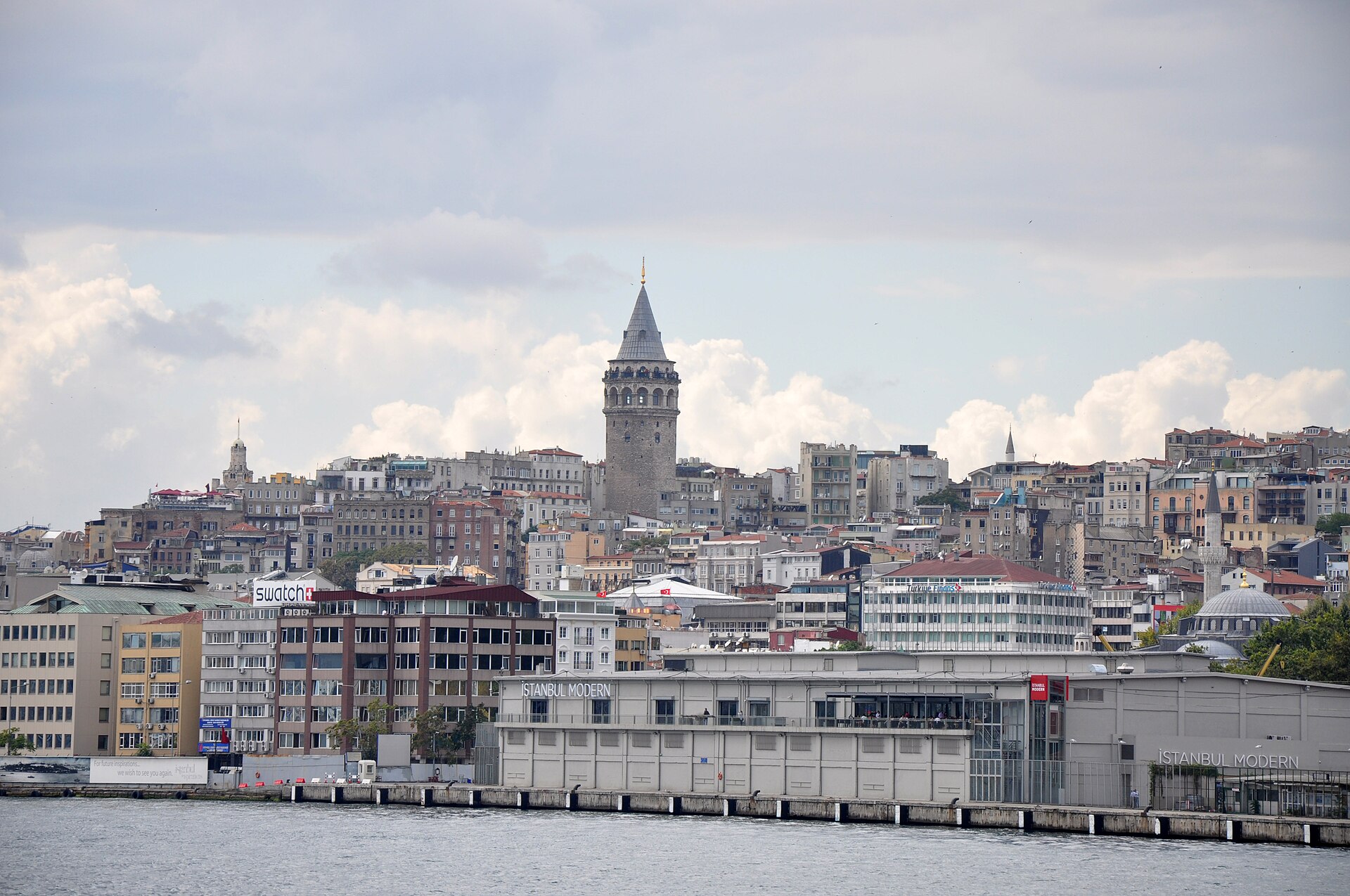 Istanbul Airport to Taksim and Beyoğlu: Getting to Your Hotel Without the Hassle