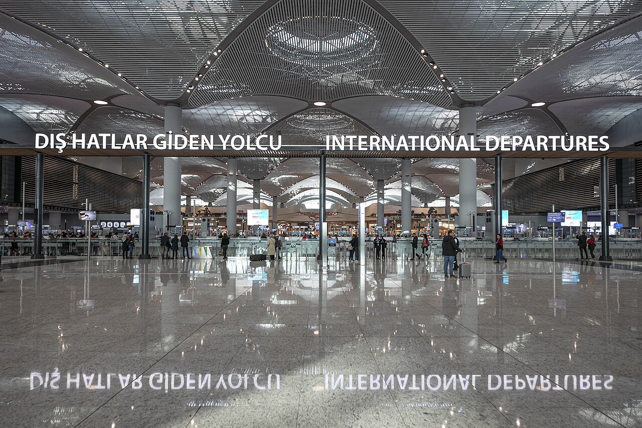 Flight Delayed or Cancelled? What Happens to Your Booked Istanbul Airport Transfer